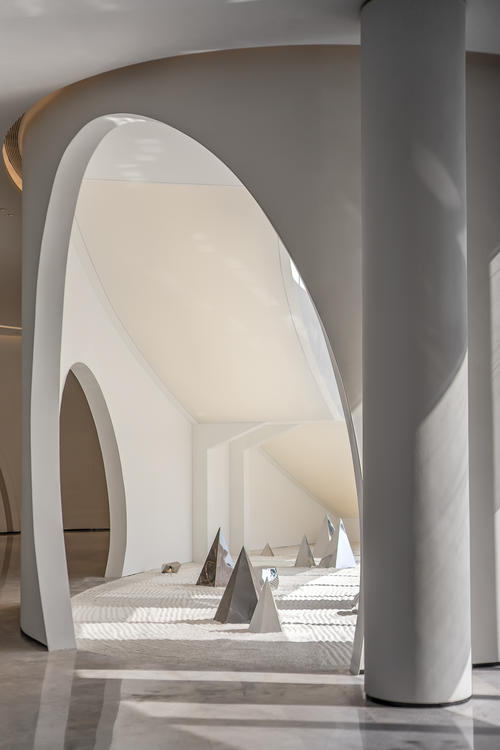 �������